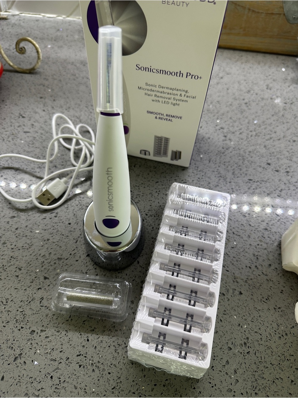 Michael Todd Beauty Sonicsmooth Pro+ Dermaplaning & Microdermabrasion System - Picture 6 of 7